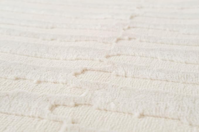 Revival Rugs Soloba 6'7"x9' Washable Area Rug - Image 5