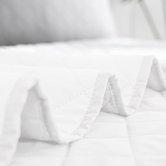 Easy-Going Twin Size Reversible Quilt Set - Image 7