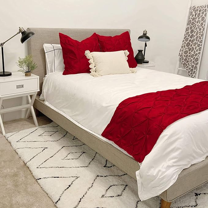 Bed Runner Set - King, 100% Cotton, 800 Thread Count, Pinch Pleated Bed Runner by Unknown