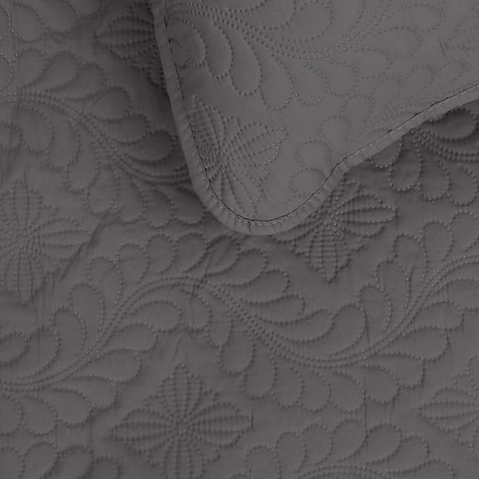 Easy-Going King Size Reversible Quilt Set - Image 3