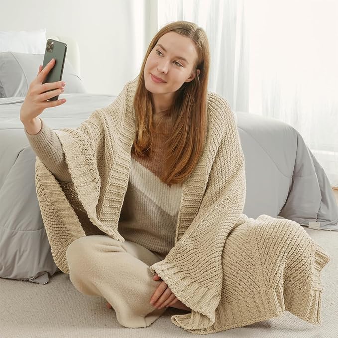 Amélie Home Chevron Chenille Knit Throw Blanket - Image 8