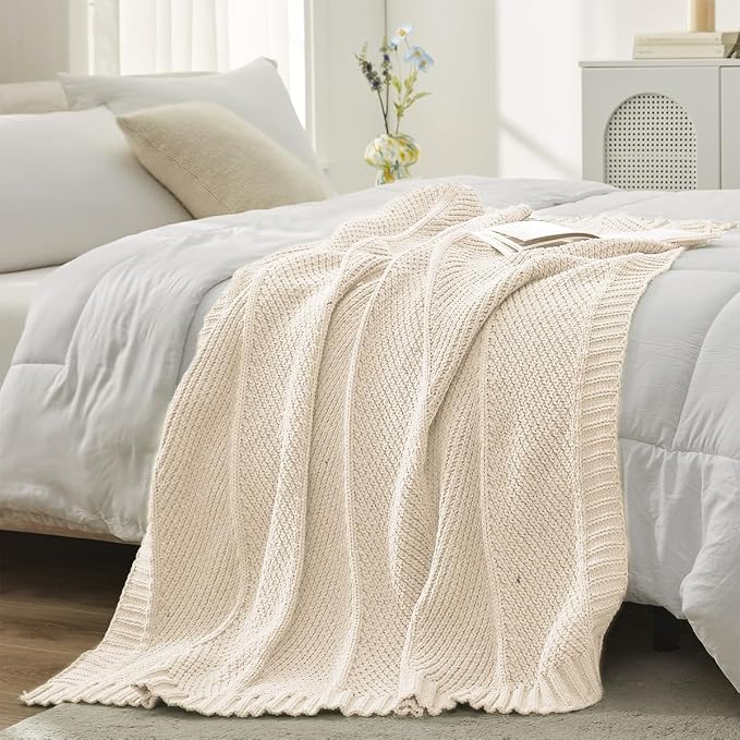 Amélie Home Chevron Chenille Knit Throw Blanket - Image 4