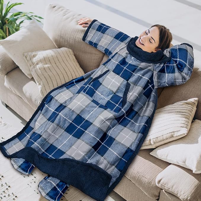 PAVILIA Sherpa Blanket with Sleeves, Foot Pocket - Image 3