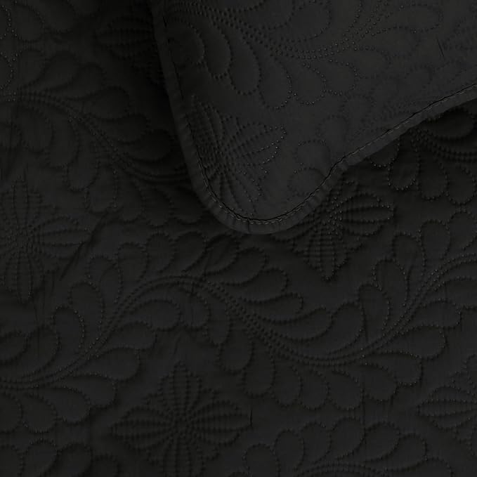 Easy-Going Full/Queen Size Reversible Quilt Set - Image 3