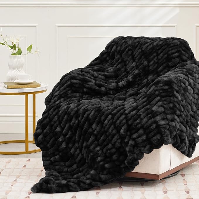 Ultra Soft Luxury Faux Fur Twin Blanket by VFROOAreaRugs