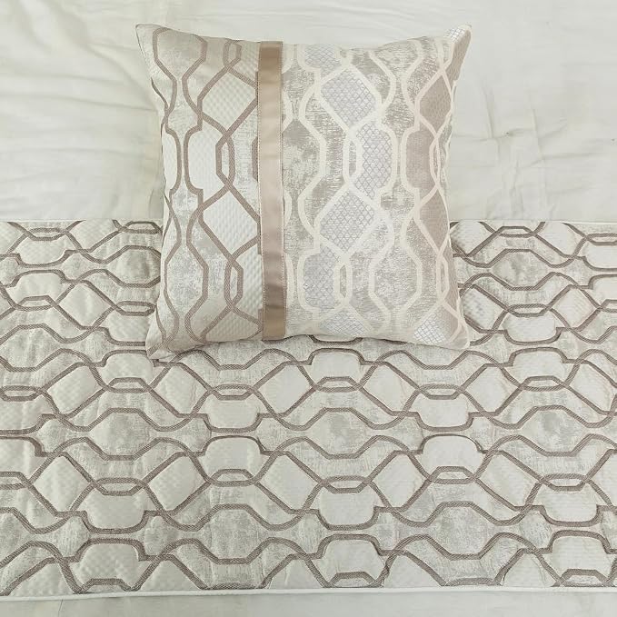 The HomeCentric King/Queen/Twin Ivory & Silver Decorative Twin 53"x18" Bed - Image 5
