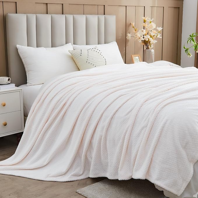 NEWCOSPLAY Super Soft Queen Blanket Ivory Premium Silky Flannel Fleece Leaves - Image 3