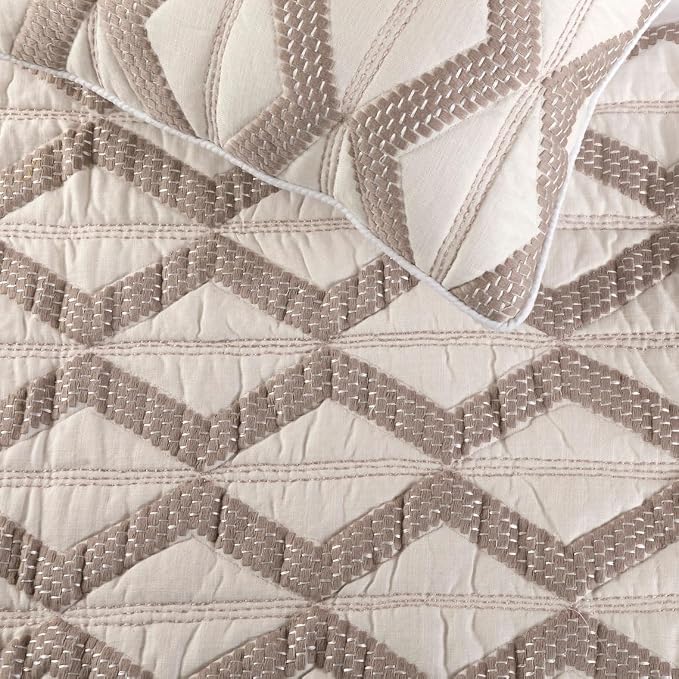 The HomeCentric Ivory Bed Runner, Twin Size 53"x18" Decorative Bed Runner - Image 3