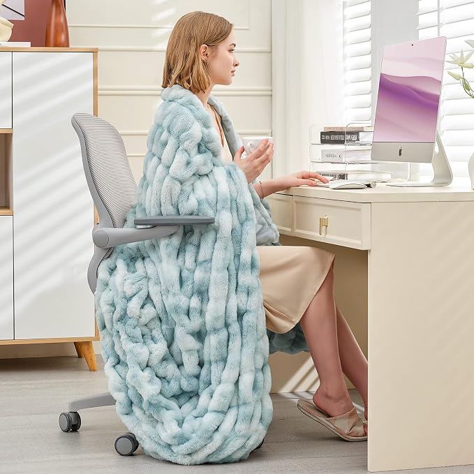 Ultra Soft Luxury Faux Fur Twin Blanket - Image 8