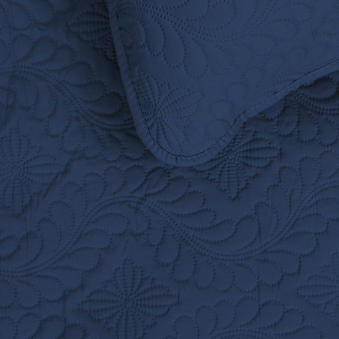Easy-Going Full/Queen Size Reversible Quilt Set - Image 3