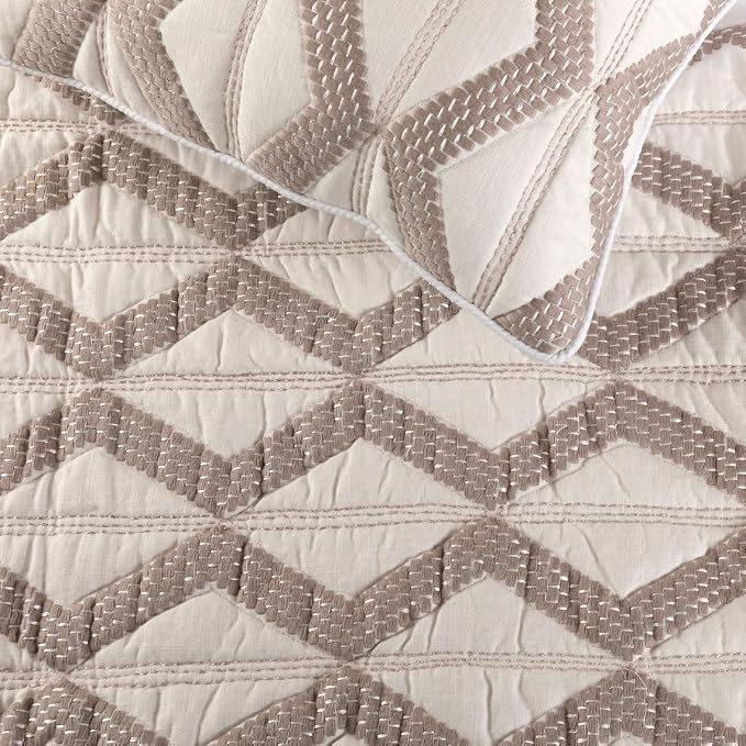 The HomeCentric Ivory Bed Runner, Full Size 68"x18" Decorative Bed Runner - Image 3