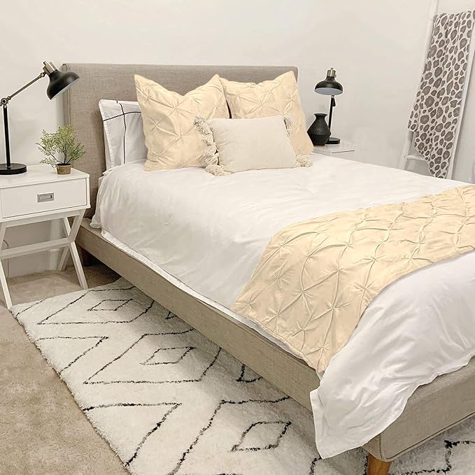 Bed Runner Set - 100% Pure Cotton 800 Thread Count - Luxury 1 Pinch Pleated Bed by Unknown