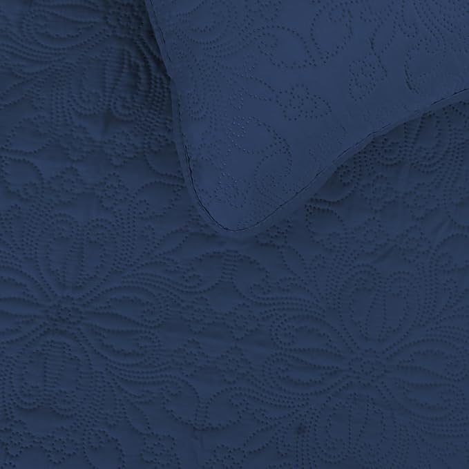 Easy-Going Twin Size Reversible Quilt Set - Image 3