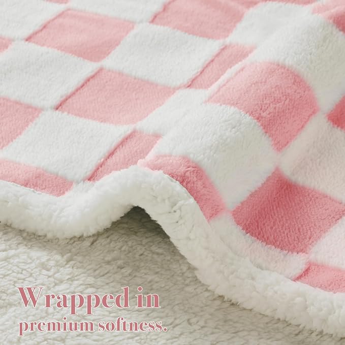Checkered Dog Blanket, Cute Girly Women Aesthetic Style Fluffy Fleece Pets - Image 3