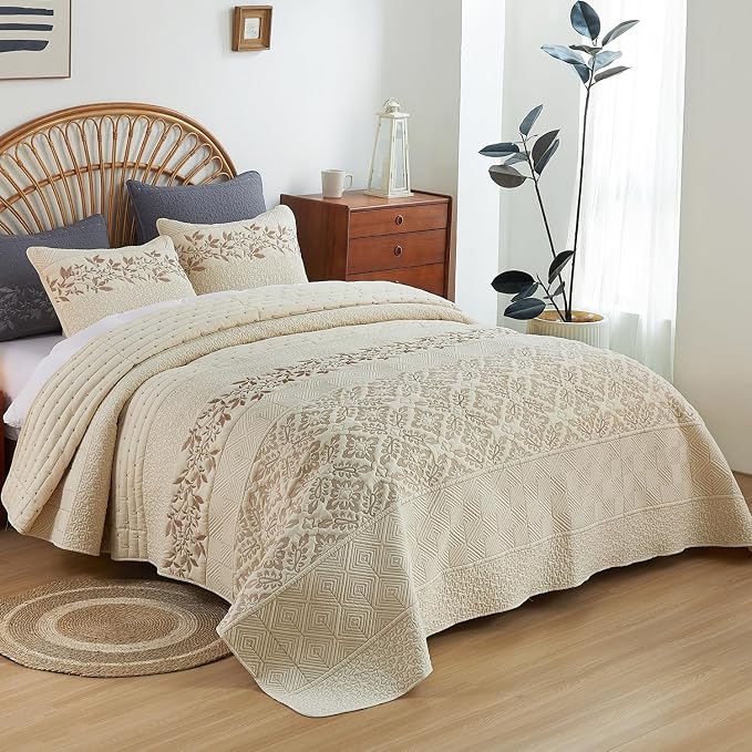 EVENHUG Floral Embroidered Quilt Set King Size 3 Piece Bedding Set Reversible - Image 3
