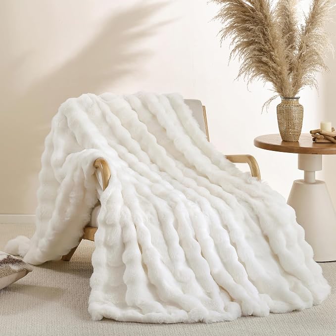 Smoofy Faux Fur Throw Blanket for Couch – Cream White Fluffy Cozy Rabbit Fleece by SMOOFY
