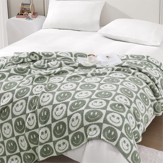 WRENSONGE Checkered Throw Blanket Seagrass Smiling Face Soft Cozy Fluffy Warm - Image 4