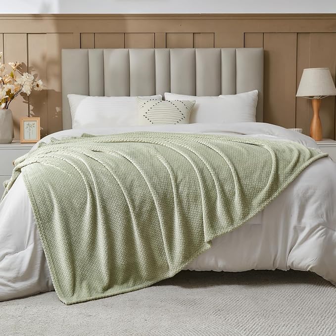 NEWCOSPLAY Super Soft Twin Blanket Sage Green Premium Silky Flannel Fleece - Image 4