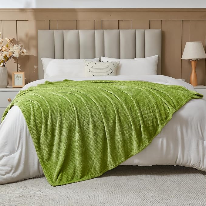 NEWCOSPLAY Super Soft King Blanket Green Premium Silky Flannel Fleece Leaves - Image 8