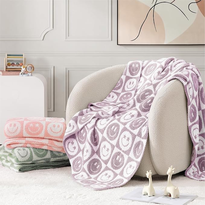 WRENSONGE Checkered Throw Blanket Lilac Smiling Face Soft Cozy Fluffy Warm Hand - Image 3