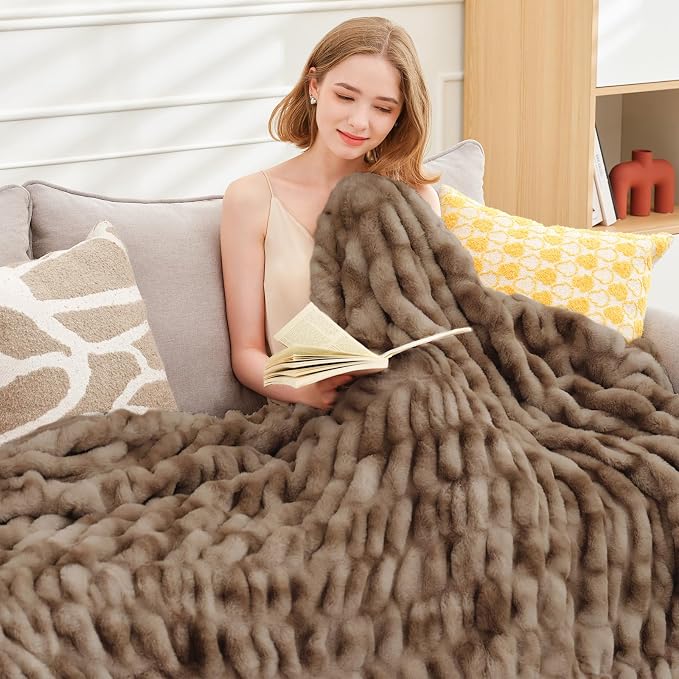 Ultra Soft Luxury Faux Fur Twin Blanket - Image 5