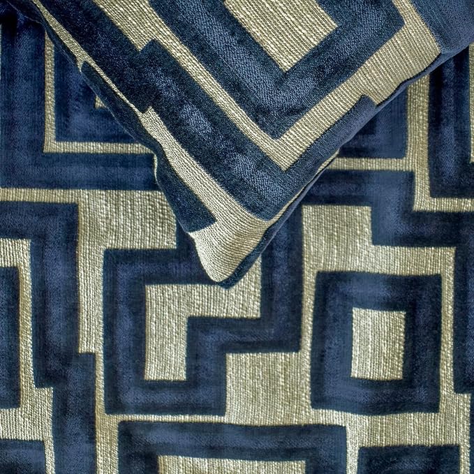 The HomeCentric Blue Bed Runner - Image 3