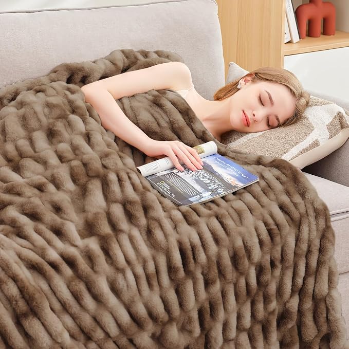 Ultra Soft Luxury Faux Fur Twin Blanket - Image 9