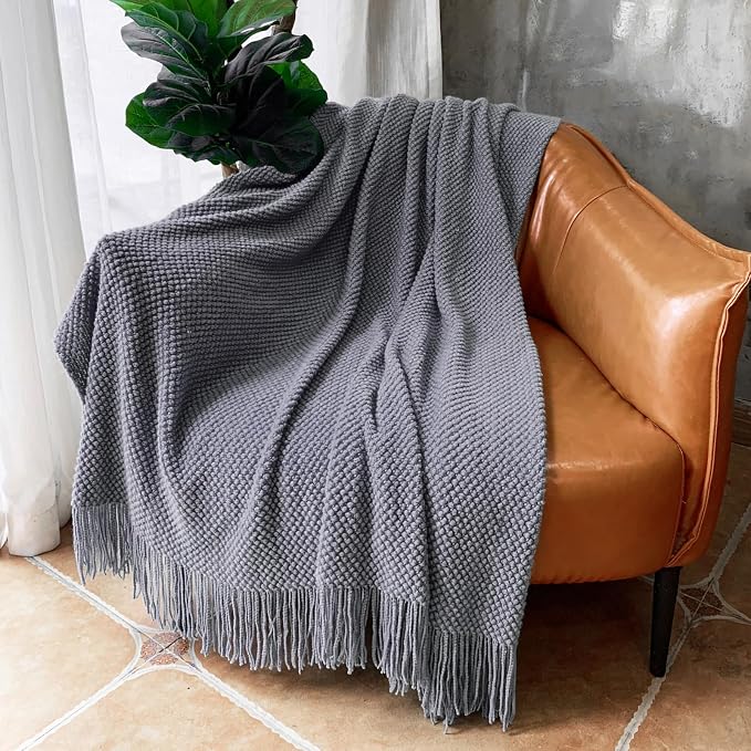 LOMAO Knitted Throw Blanket - Image 2