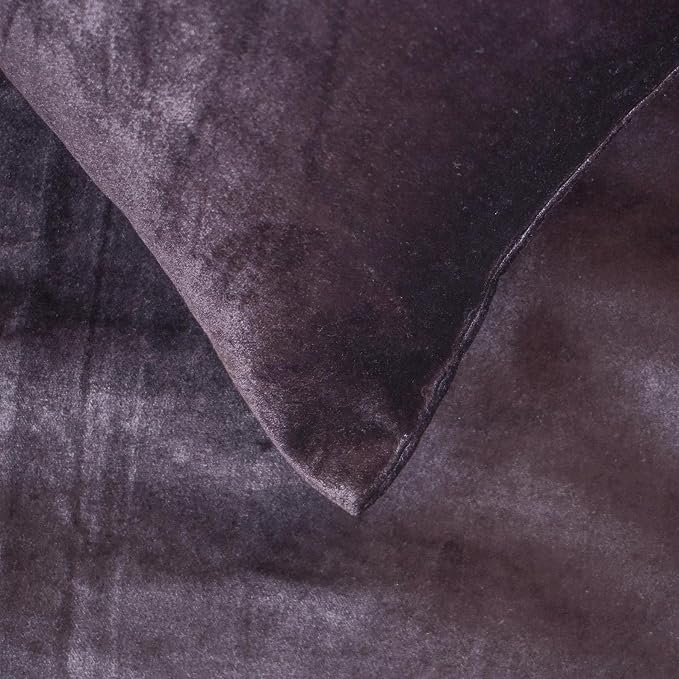 The HomeCentric Purple Bed Runner - Image 3
