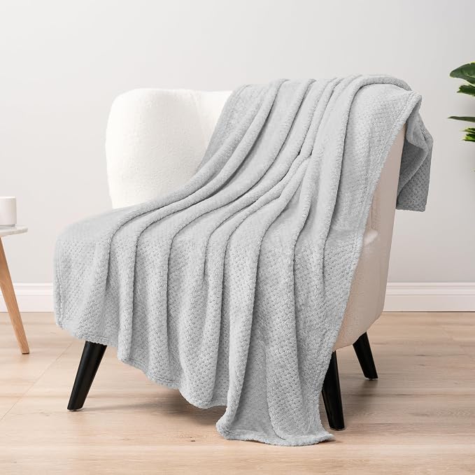 PAVILIA Light Gray Throw Blanket - Image 3