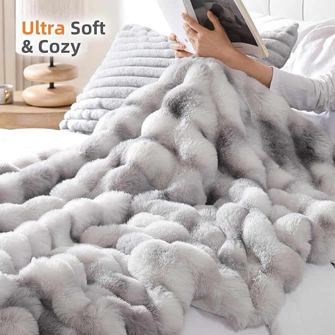 Smoofy Faux Fur Throw Blanket for Couch Rabbit Fleece - Image 4