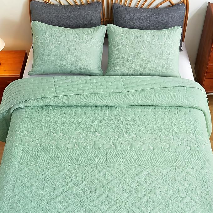 EVENHUG Floral Embroidered Quilt Set Queen Size 3 Piece Bedding Set Reversible - Image 5