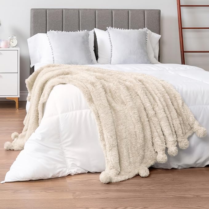 PAVILIA Cream Sherpa Throw Blanket - Image 5