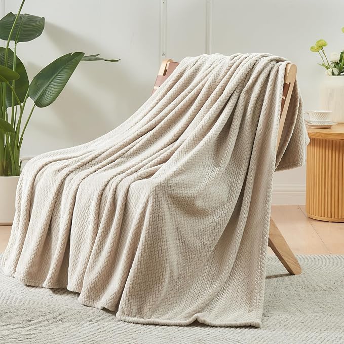NEWCOSPLAY Super Soft Queen Blanket Linen Premium Silky Flannel Fleece Leaves - Image 7