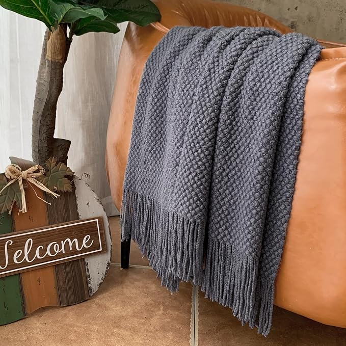 LOMAO Knitted Throw Blanket - Image 3