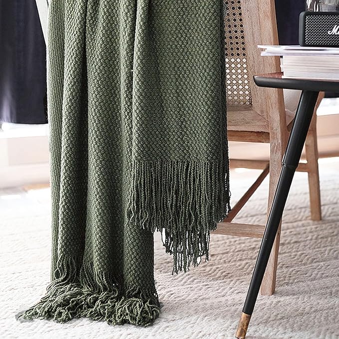 LOMAO Knitted Throw Blanket - Image 6