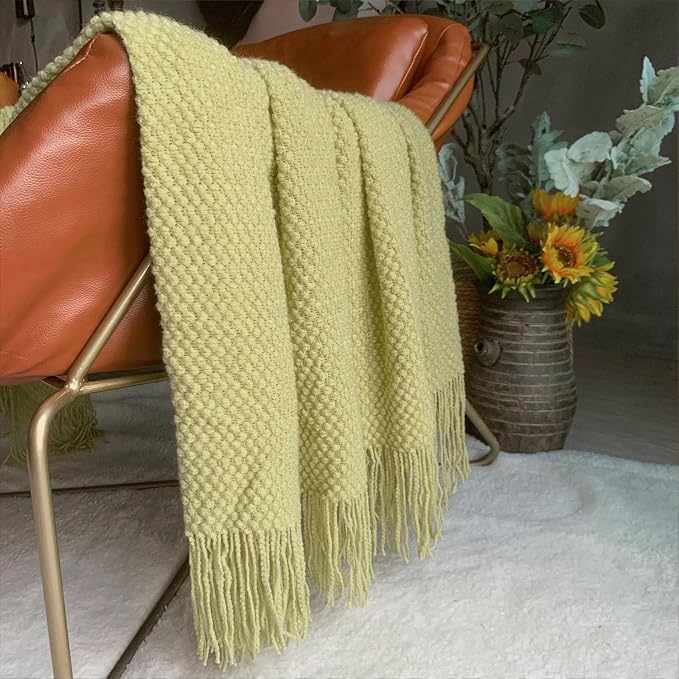 LOMAO Knitted Throw Blanket - Image 2