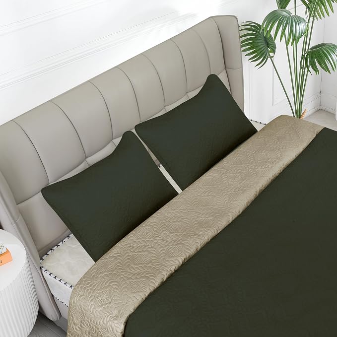 Easy-Going Twin Size Reversible Quilt Set - Image 2