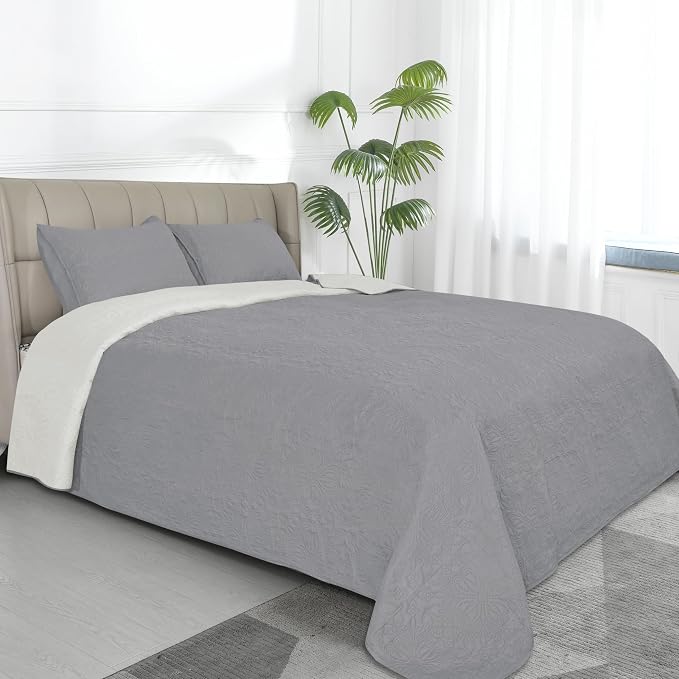 Easy-Going King Size Reversible Quilt Set by Easy-Going
