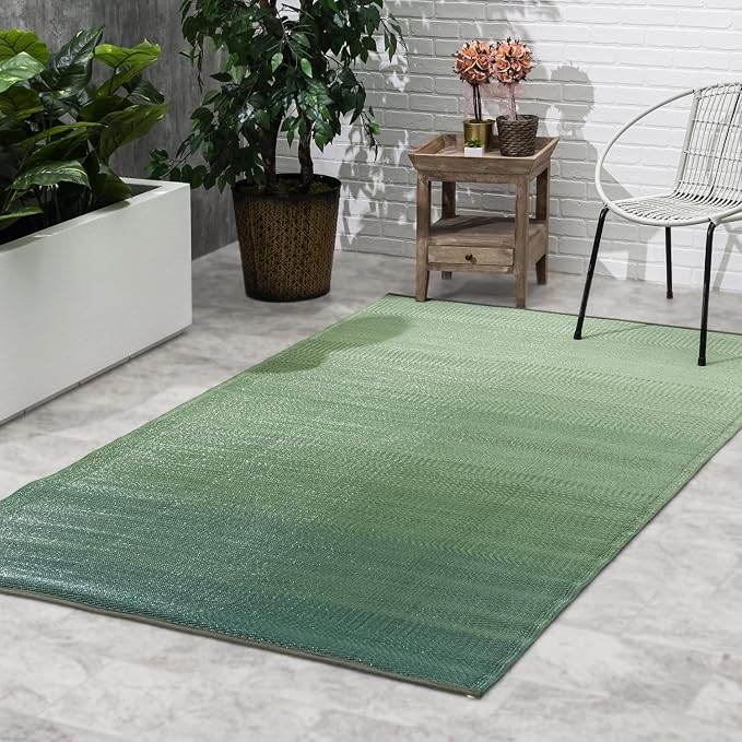 Fab Habitat Ombre Outdoor Rug by FabHabitat