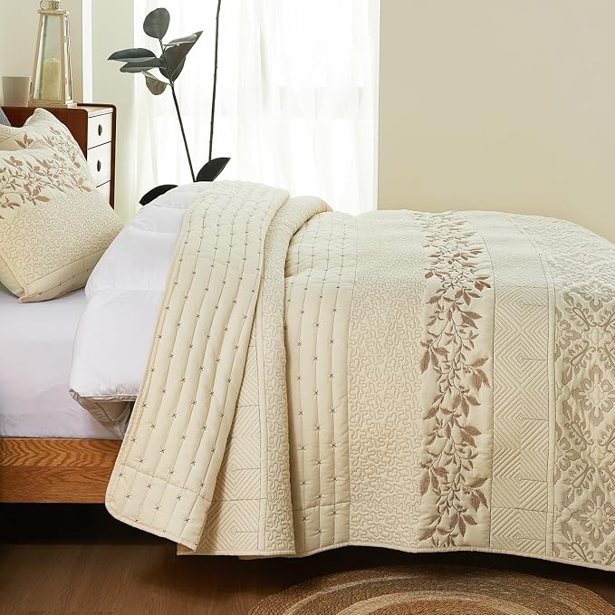 EVENHUG Floral Embroidered Quilt Set Queen Size 3 Piece Bedding Set Reversible - Image 5