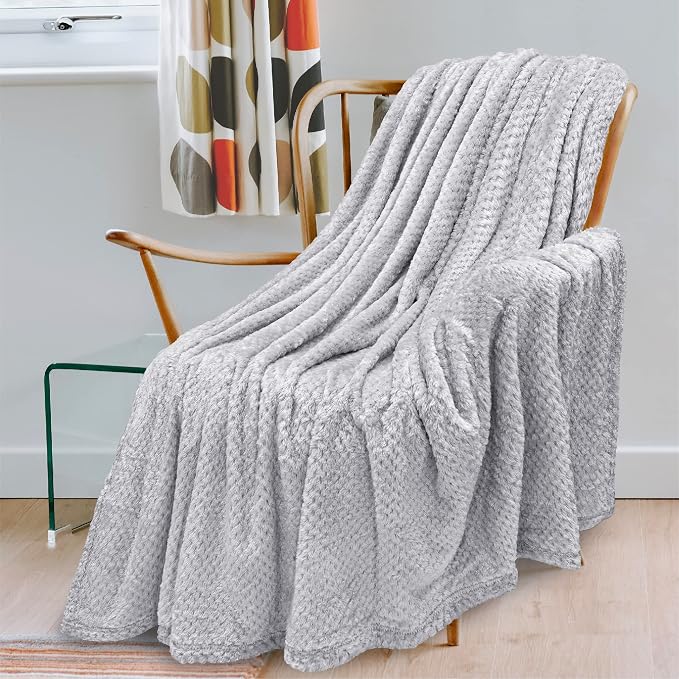 PAVILIA Light Gray Throw Blanket - Image 9