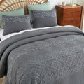 EVENHUG Floral Embroidered Quilt Set Queen Size 3 Piece Bedding Set Reversible by EVENHUG