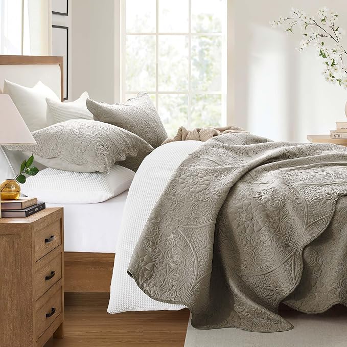 IR Imperial Rooms 8 Pack Quilt King Size Bedding - Image 2
