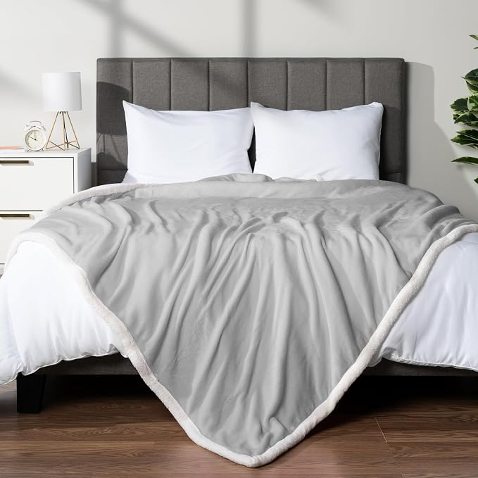 PAVILIA Sherpa Fleece Throw Blanket - Image 3
