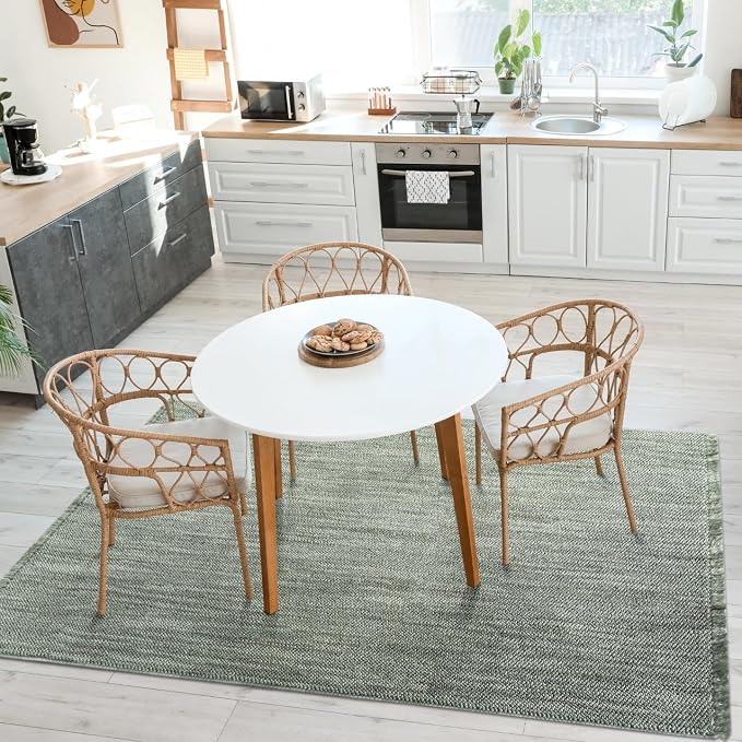 LUXE WEAVERS Solid Machine Woven Green 6x9 Area Rug, Indoor Stain-Resistant - Image 3
