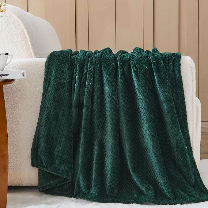 NEWCOSPLAY Super Soft Twin Blanket Forest Green Premium Silky Flannel Fleece - Image 2
