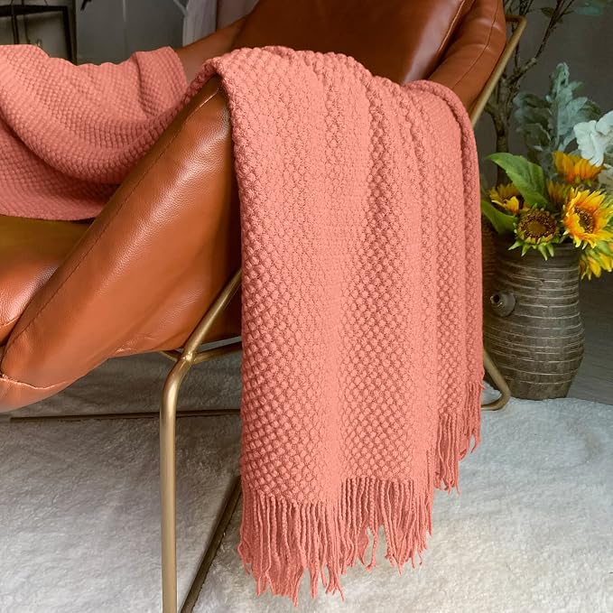 LOMAO Knitted Throw Blanket - Image 3