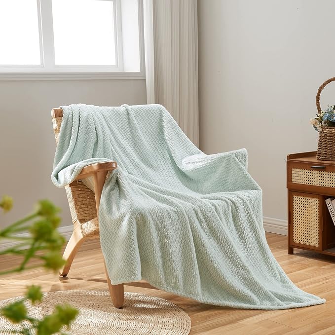 NEWCOSPLAY Super Soft Throw Blanket Mint Premium Silky Flannel Fleece Leaves by NEWCOSPLAY