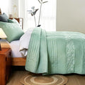 EVENHUG Floral Embroidered Quilt Set King Size 3 Piece Bedding Set Reversible by EVENHUG